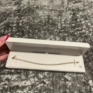 Elegant Gold Bracelet